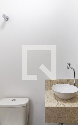 Casa à venda com 100m², 3 quartos e 2 vagas Casa à venda com 100m², 3 quartos e 2 vagasLavabo
