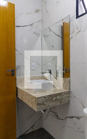 Casa à venda com 100m², 3 quartos e 2 vagas Casa à venda com 100m², 3 quartos e 2 vagasBanheiro Social