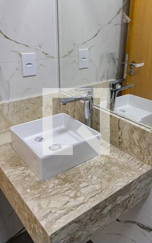 Casa à venda com 100m², 3 quartos e 2 vagas Casa à venda com 100m², 3 quartos e 2 vagasBanheiro Social