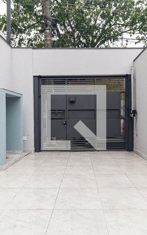 Casa à venda com 100m², 3 quartos e 2 vagas Casa à venda com 100m², 3 quartos e 2 vagasGaragem