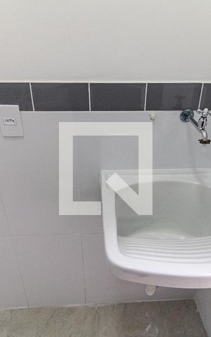 Casa à venda com 100m², 3 quartos e 2 vagas Casa à venda com 100m², 3 quartos e 2 vagasLavanderia
