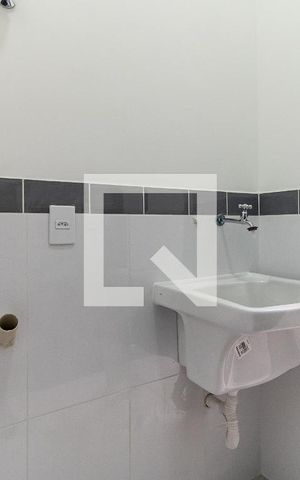 Casa à venda com 100m², 3 quartos e 2 vagas Casa à venda com 100m², 3 quartos e 2 vagasLavanderia
