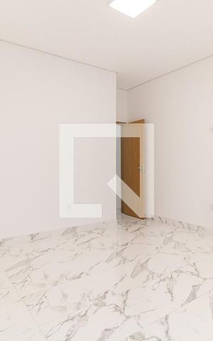 Casa à venda com 100m², 3 quartos e 2 vagas Casa à venda com 100m², 3 quartos e 2 vagasSuíte