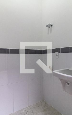 Casa à venda com 100m², 3 quartos e 2 vagas Casa à venda com 100m², 3 quartos e 2 vagasLavanderia