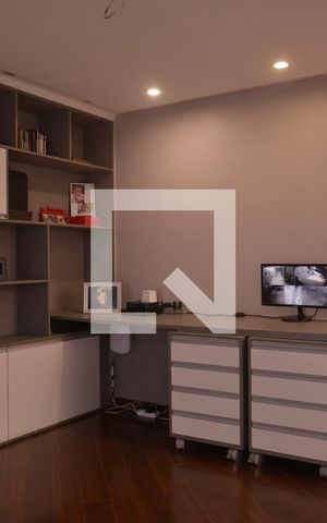 Casa à venda com 411m², 4 quartos e 6 vagasEscritório