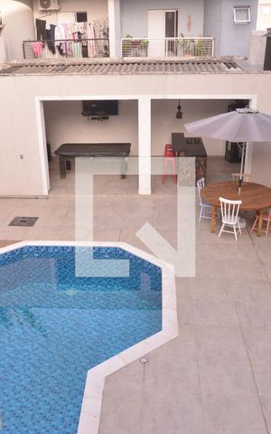 Casa à venda com 411m², 4 quartos e 6 vagasQuarto 02