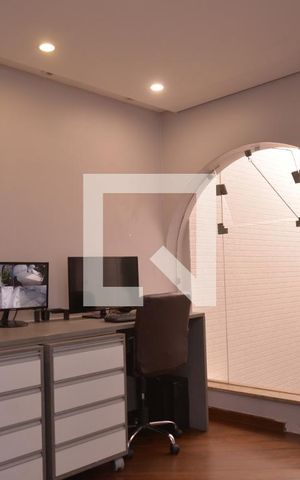 Casa à venda com 411m², 4 quartos e 6 vagasEscritório