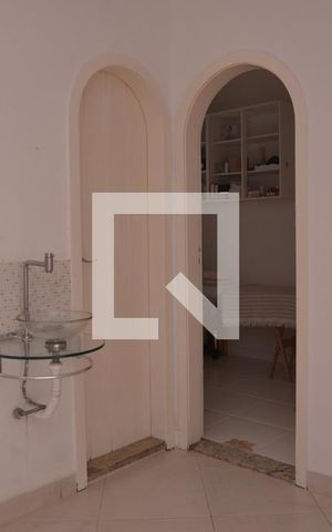 Casa à venda com 411m², 4 quartos e 6 vagasÁrea de Serviço