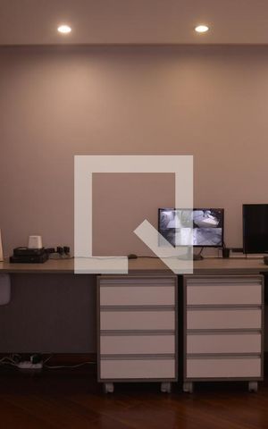 Casa à venda com 411m², 4 quartos e 6 vagasEscritório
