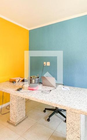 Casa à venda com 208m², 3 quartos e 4 vagas Casa à venda com 208m², 3 quartos e 4 vagasQuarto de Serviço
