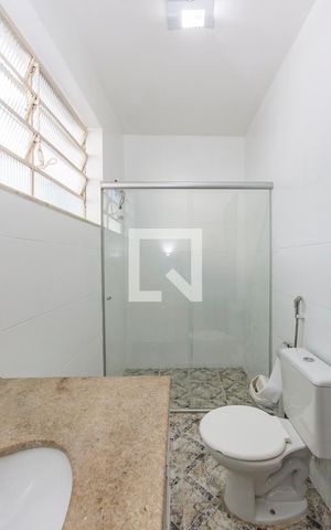 Casa à venda com 408m², 3 quartos e 2 vagas Casa à venda com 408m², 3 quartos e 2 vagasBanheiro