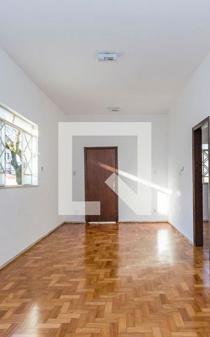 Casa à venda com 408m², 3 quartos e 2 vagas Casa à venda com 408m², 3 quartos e 2 vagasSala