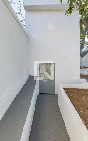 Casa à venda com 408m², 3 quartos e 2 vagas Casa à venda com 408m², 3 quartos e 2 vagasQuintal