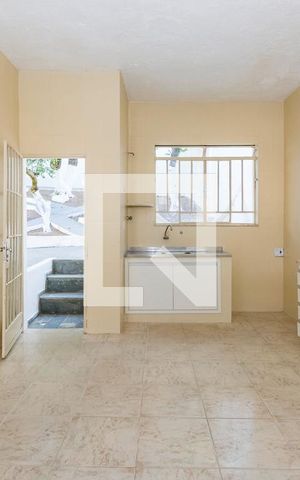 Casa à venda com 408m², 3 quartos e 2 vagas Casa à venda com 408m², 3 quartos e 2 vagasCozinha