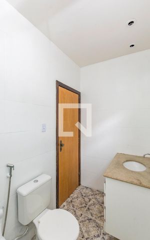 Casa à venda com 408m², 3 quartos e 2 vagas Casa à venda com 408m², 3 quartos e 2 vagasBanheiro