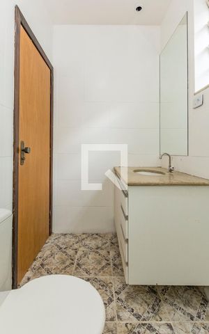 Casa à venda com 408m², 3 quartos e 2 vagas Casa à venda com 408m², 3 quartos e 2 vagasBanheiro
