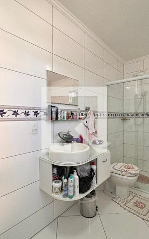Casa à venda com 377m², 3 quartos e 6 vagas Casa à venda com 377m², 3 quartos e 6 vagasBanheiro da Suíte