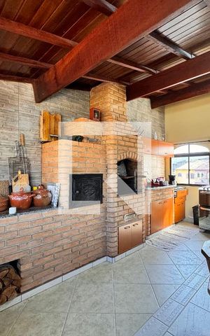 Casa à venda com 377m², 3 quartos e 6 vagas Casa à venda com 377m², 3 quartos e 6 vagasCozinha 2