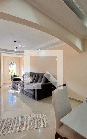 Casa à venda com 377m², 3 quartos e 6 vagas Casa à venda com 377m², 3 quartos e 6 vagasSala