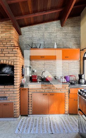 Casa à venda com 377m², 3 quartos e 6 vagas Casa à venda com 377m², 3 quartos e 6 vagasCozinha 2