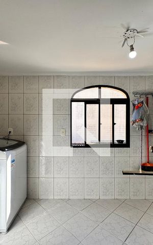 Casa à venda com 377m², 3 quartos e 6 vagas Casa à venda com 377m², 3 quartos e 6 vagasLavanderia
