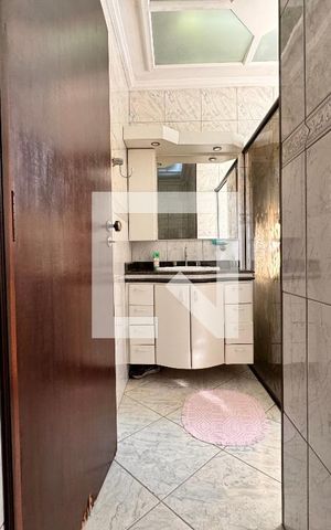 Casa à venda com 377m², 3 quartos e 6 vagas Casa à venda com 377m², 3 quartos e 6 vagasBanheiro 1