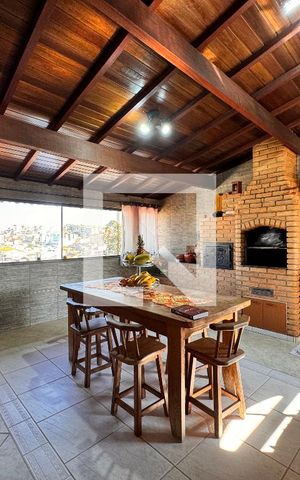 Casa à venda com 377m², 3 quartos e 6 vagas Casa à venda com 377m², 3 quartos e 6 vagasCozinha 2