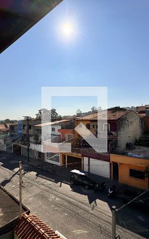 Casa à venda com 377m², 3 quartos e 6 vagas Casa à venda com 377m², 3 quartos e 6 vagasVista da Sacada Sala de TV