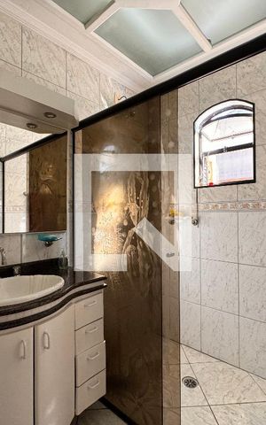 Casa à venda com 377m², 3 quartos e 6 vagas Casa à venda com 377m², 3 quartos e 6 vagasBanheiro 1