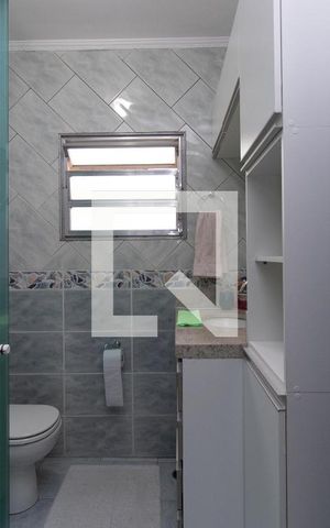 Casa à venda com 120m², 2 quartos e 4 vagas Casa à venda com 120m², 2 quartos e 4 vagasBanheiro Social