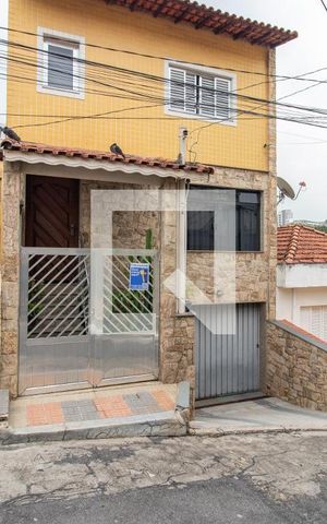 Casa à venda com 120m², 2 quartos e 4 vagas Casa à venda com 120m², 2 quartos e 4 vagasFachada
