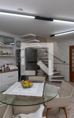 Casa à venda com 120m², 2 quartos e 4 vagas Casa à venda com 120m², 2 quartos e 4 vagasCozinha