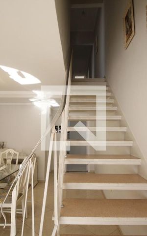 Casa à venda com 262m², 4 quartos e 3 vagasSala