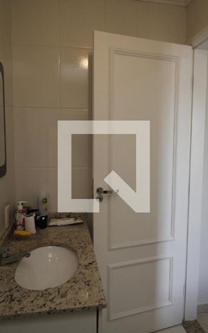 Casa à venda com 262m², 4 quartos e 3 vagasBanheiro da Suíte 2