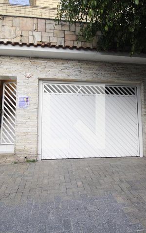 Casa à venda com 262m², 4 quartos e 3 vagasFachada + Plaquinha
