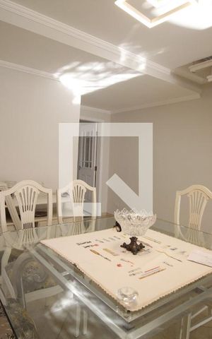 Casa à venda com 262m², 4 quartos e 3 vagasSala