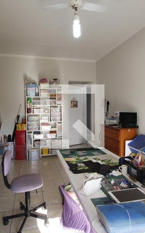 Casa à venda com 262m², 4 quartos e 3 vagasEscritório