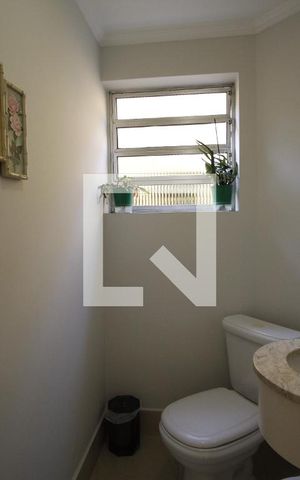 Casa à venda com 262m², 4 quartos e 3 vagasLavabo