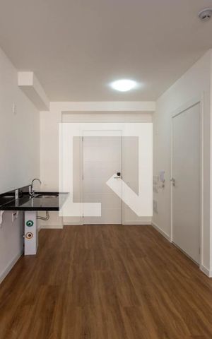 Studio para alugar com 32m², 1 quarto e sem vaga Studio para alugar com 32m², 1 quarto e sem vagaSala - Cozinha Integrada