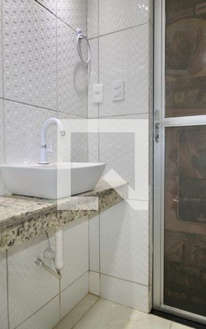 Studio para alugar com 42m², 1 quarto e sem vaga Studio para alugar com 42m², 1 quarto e sem vagaBanheiro