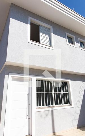 Casa à venda com 80m², 2 quartos e 2 vagas Casa à venda com 80m², 2 quartos e 2 vagasFachada da Casa