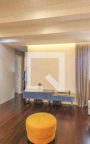 Apartamento à venda com 131m², 3 quartos e 3 vagas Apartamento à venda com 131m², 3 quartos e 3 vagasSala