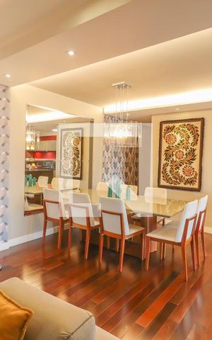 Apartamento à venda com 131m², 3 quartos e 3 vagas Apartamento à venda com 131m², 3 quartos e 3 vagasSala