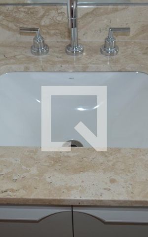 Apartamento à venda com 131m², 3 quartos e 2 vagasBanheiro da Suíte 1