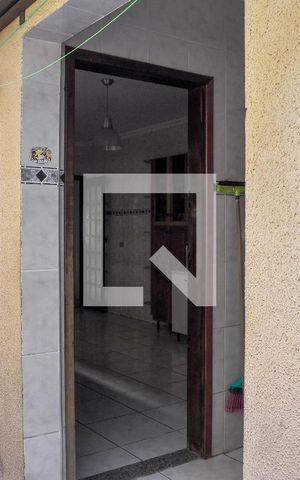 Casa à venda com 150m², 3 quartos e 5 vagas Casa à venda com 150m², 3 quartos e 5 vagasEntrada