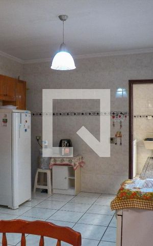 Casa à venda com 150m², 3 quartos e 5 vagas Casa à venda com 150m², 3 quartos e 5 vagasCozinha