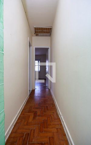 Casa à venda com 160m², 2 quartos e 1 vaga Casa à venda com 160m², 2 quartos e 1 vagaCorredor