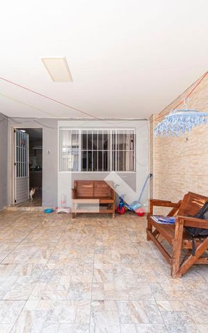 Casa à venda com 150m², 4 quartos e 2 vagas Casa à venda com 150m², 4 quartos e 2 vagasEdícula
