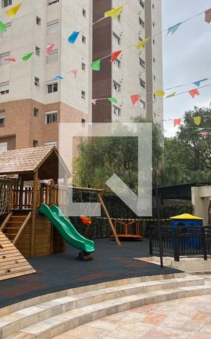 Apartamento para alugar com 200m², 3 quartos e 3 vagasÁrea comum - Playground