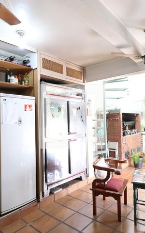 Casa à venda com 232m², 2 quartos e 1 vagaQuintal